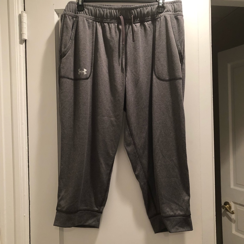 Under Armour Capris - Large - Gary - with Pockets